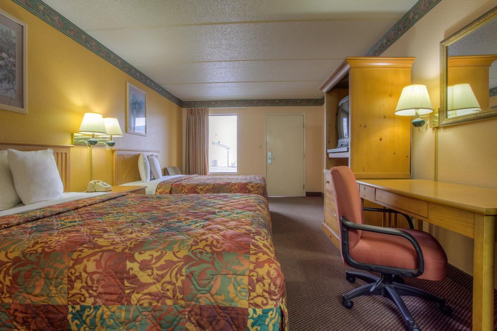 Royal Inn Pigeon Forge Room photo